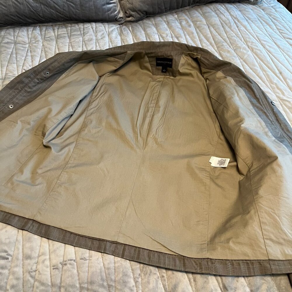 Lightweight Jacket by Banana Republic - Men's Small - Picture 2 of 4